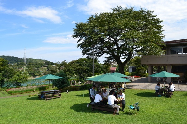 県立津久井湖城山公園 津久井湖ガーデンバーベキュー場